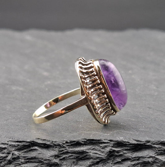 Vintage Amethyst Cabochon Goldring Gr. 56