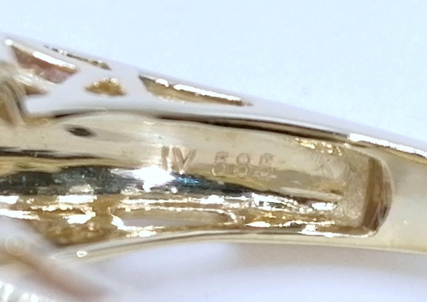 Ring Gold 585er mit Kunzit und Diamanten Harry Ivens