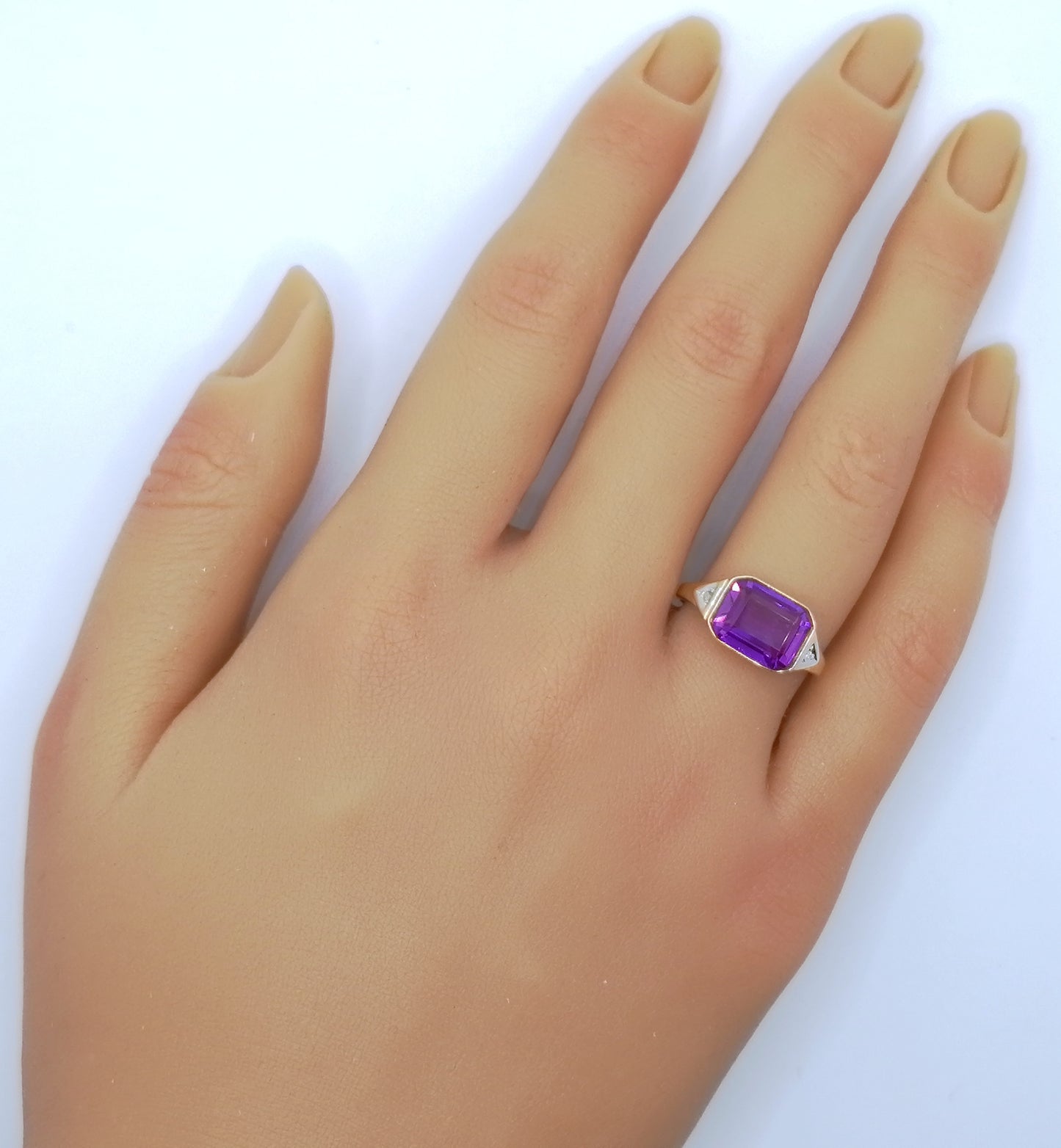 Ring Gold 333er mit Saphir und Diamantsplitter Gr. 55