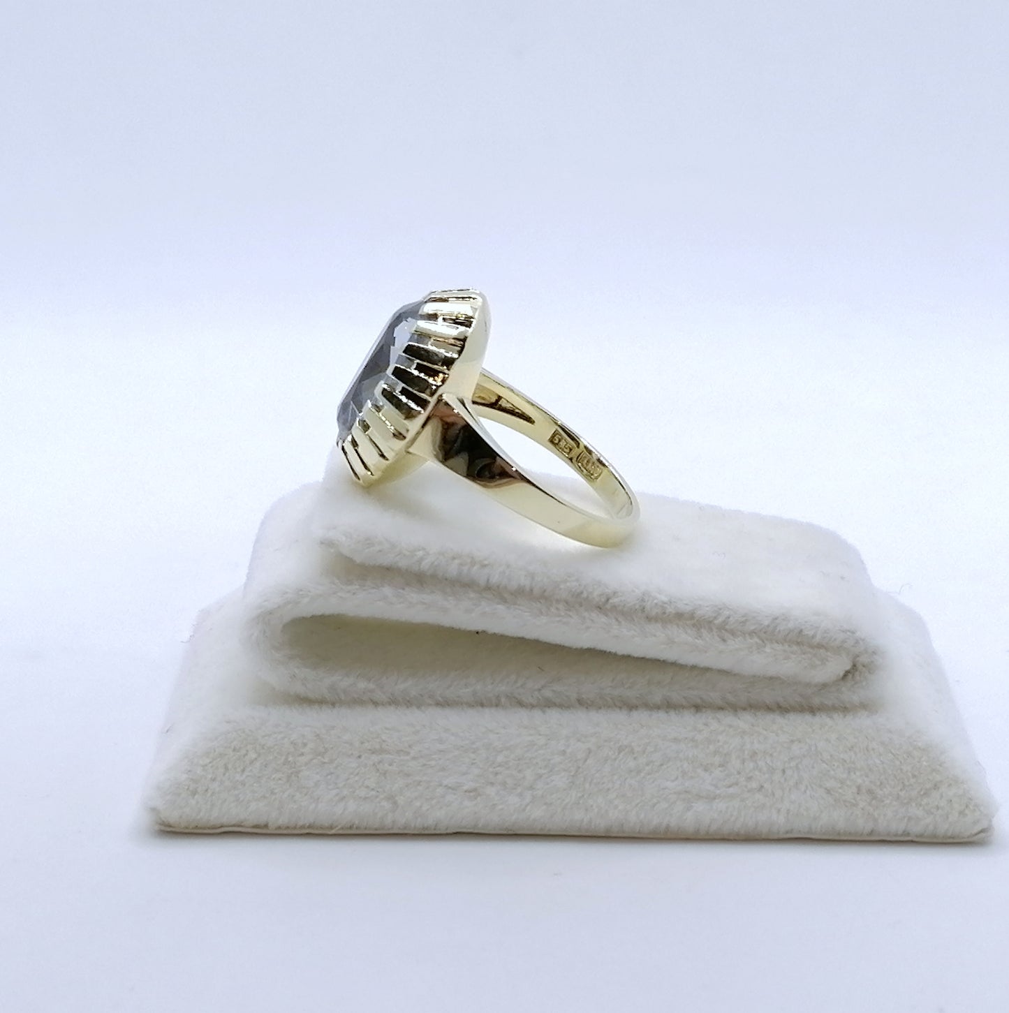 Ring Gold 585er mit Spinell Gr. 53