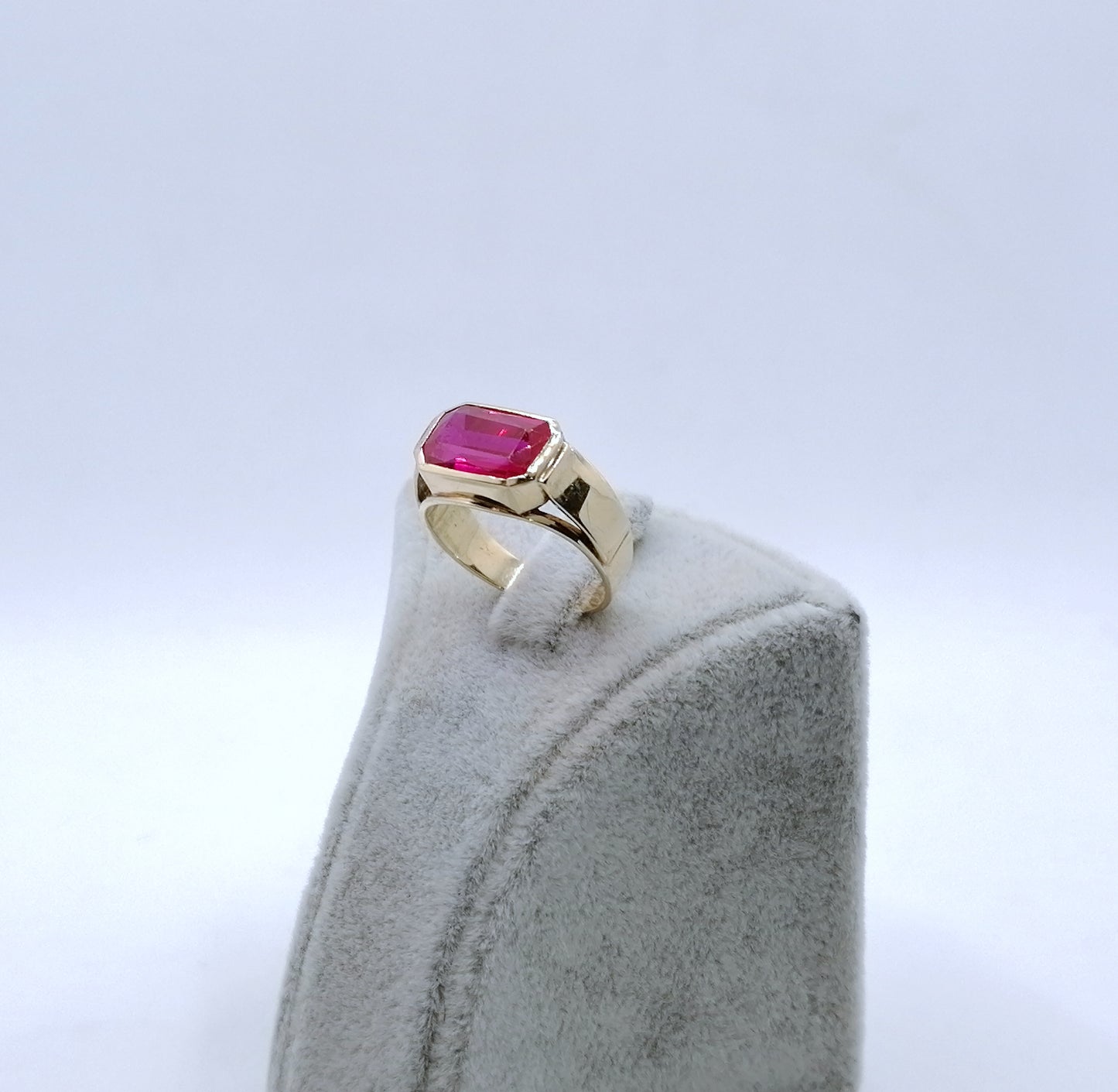 Ring Gold 585er Siegelring mit Rubin Gr. 57