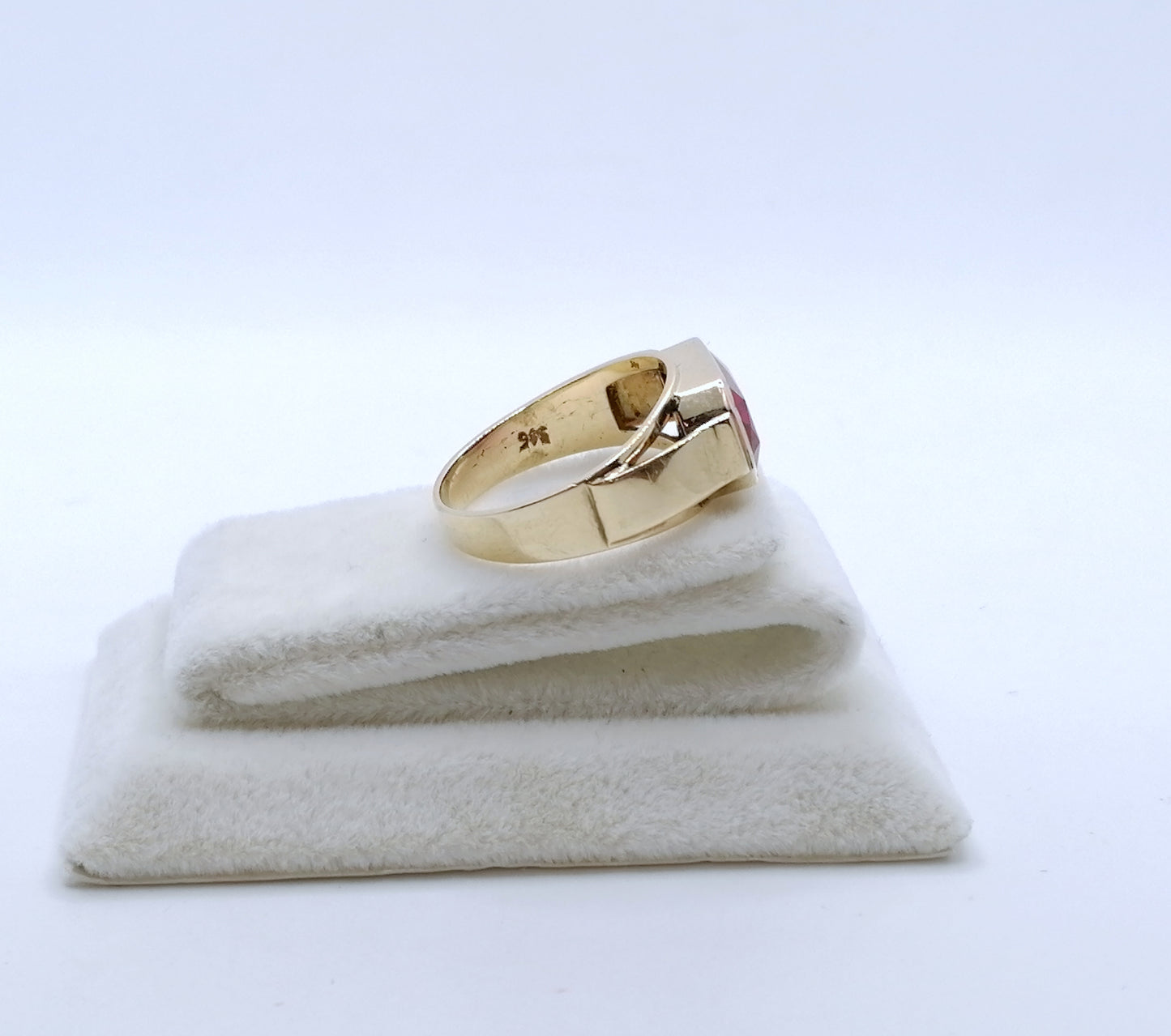 Ring Gold 585er Siegelring mit Rubin Gr. 57