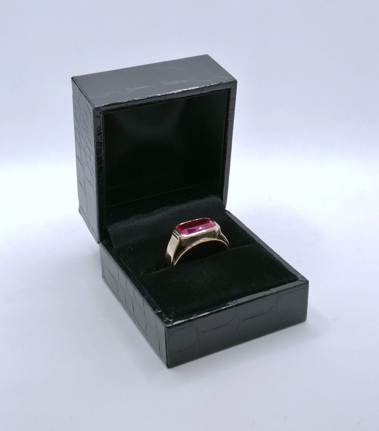Ring Gold 585er Siegelring mit Rubin Gr. 57