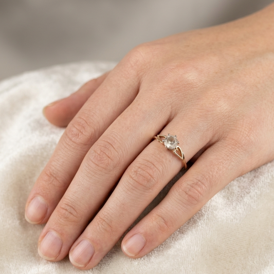 Neuwertiger Gold Damenring, mit Zirkonia, 585er Goldring