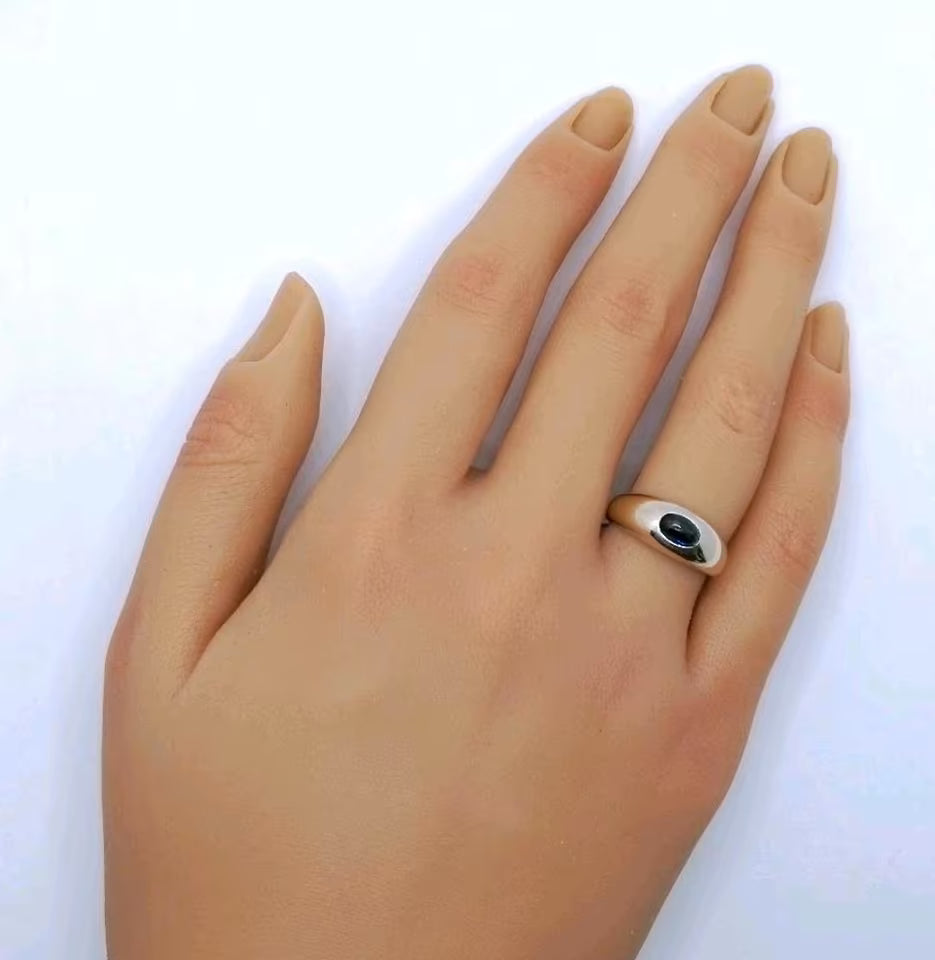 Weißgold Damenring mit Saphir Cabochon