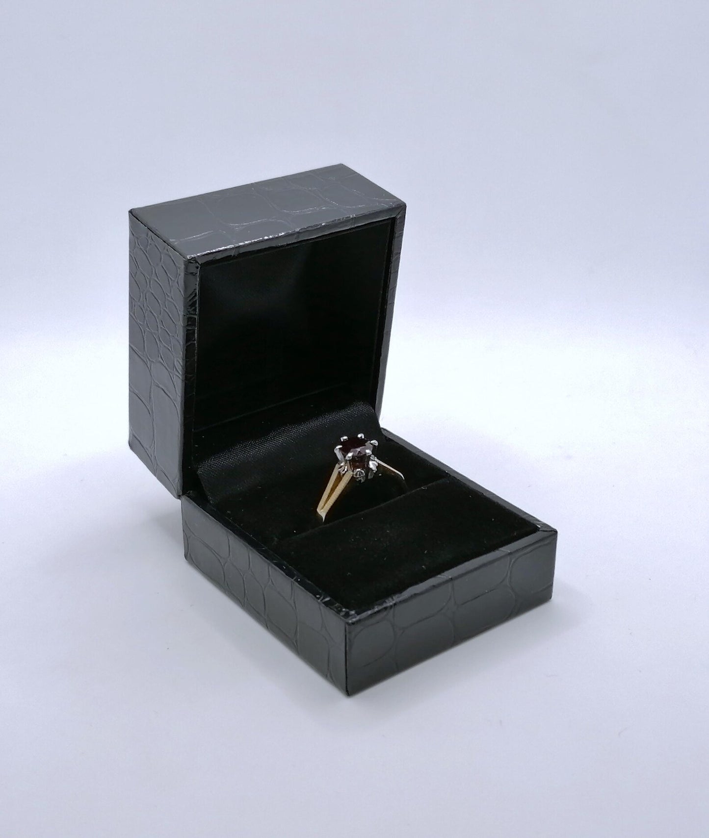 Ring Gold 750er mit Granatstein Solitärring Gr. 60