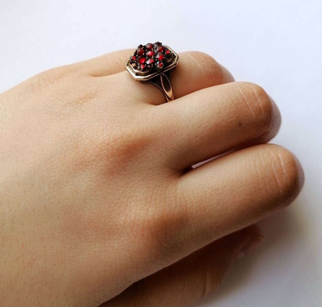 Ring Gold 333er Rotgold mit Granatstein