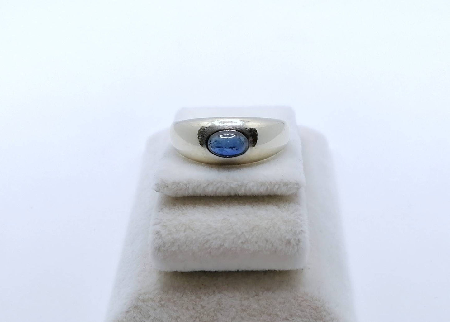 Weißgold Damenring mit Saphir Cabochon