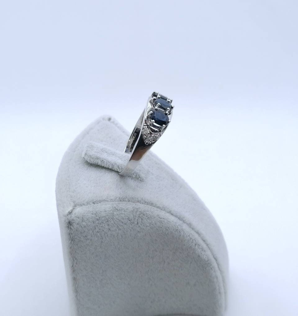 Weißgold Ring mit Saphiren und Brillanten