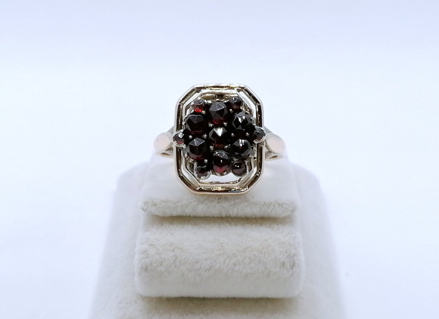 Ring Gold 333er Rotgold mit Granatstein