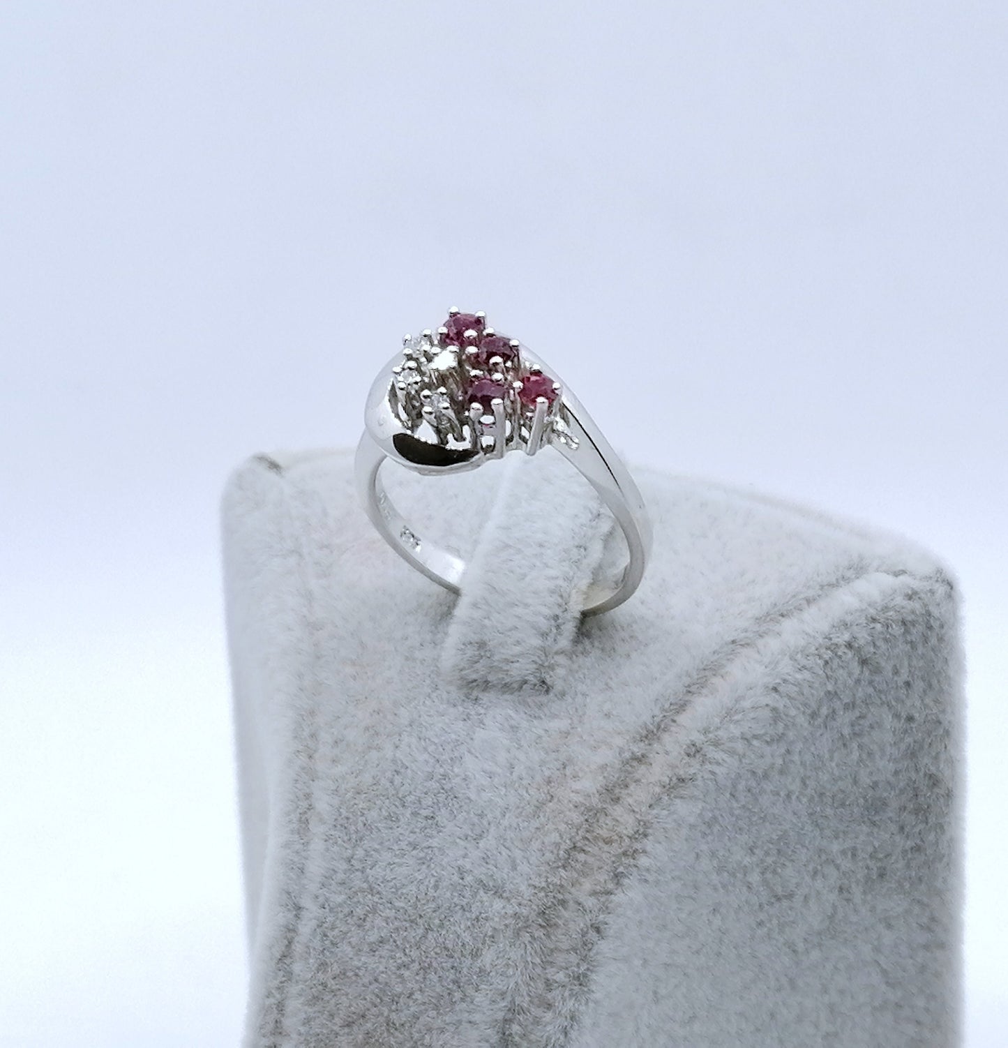 Ring Gold 585er mit Rubin und Brillanten