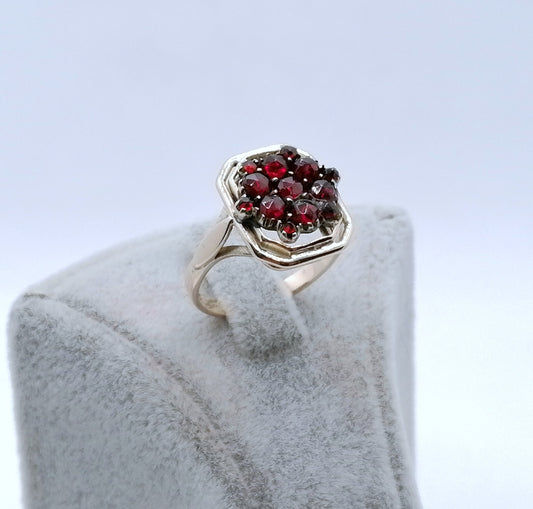 Ring Gold 333er Rotgold mit Granatstein