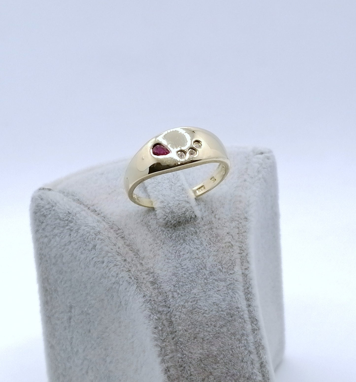 Ring Gold 585er Rubin und Diamantsplitter Gr. 60
