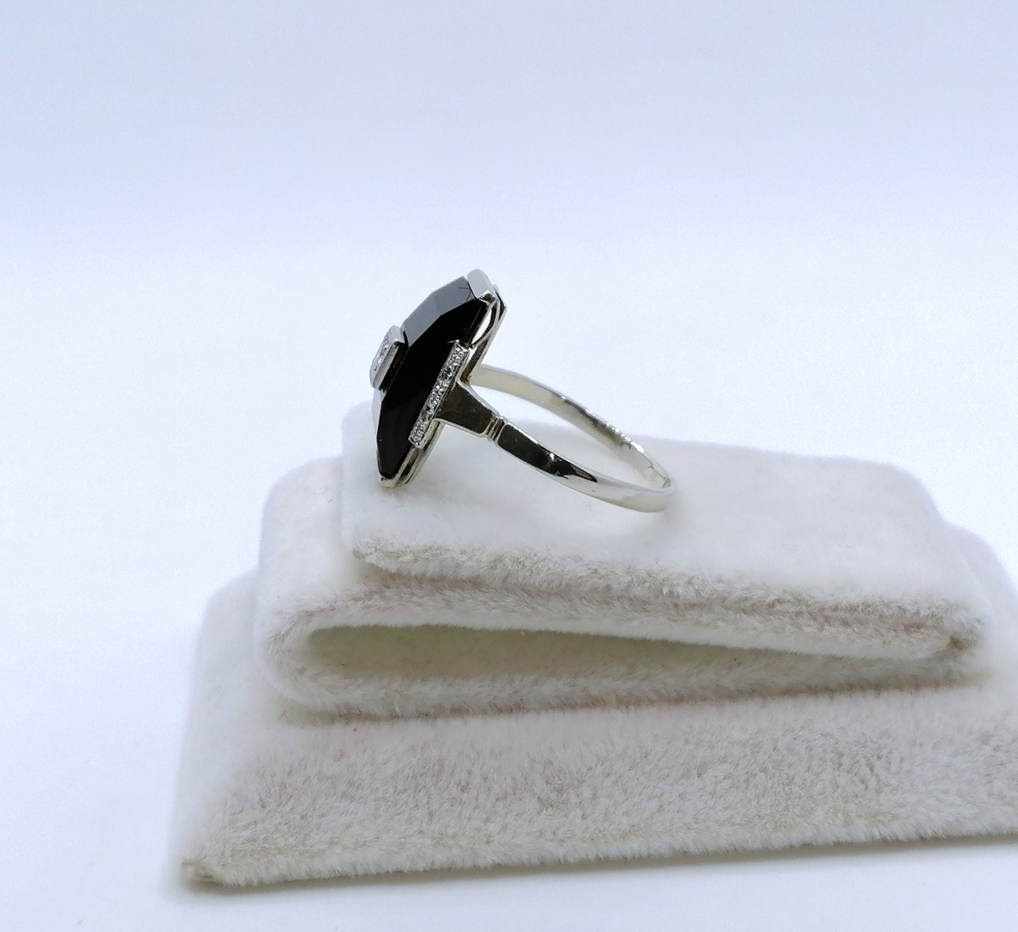Ring Art Deco 1920 Weißgold 750er mit Onyx und Brillant Gr. 55