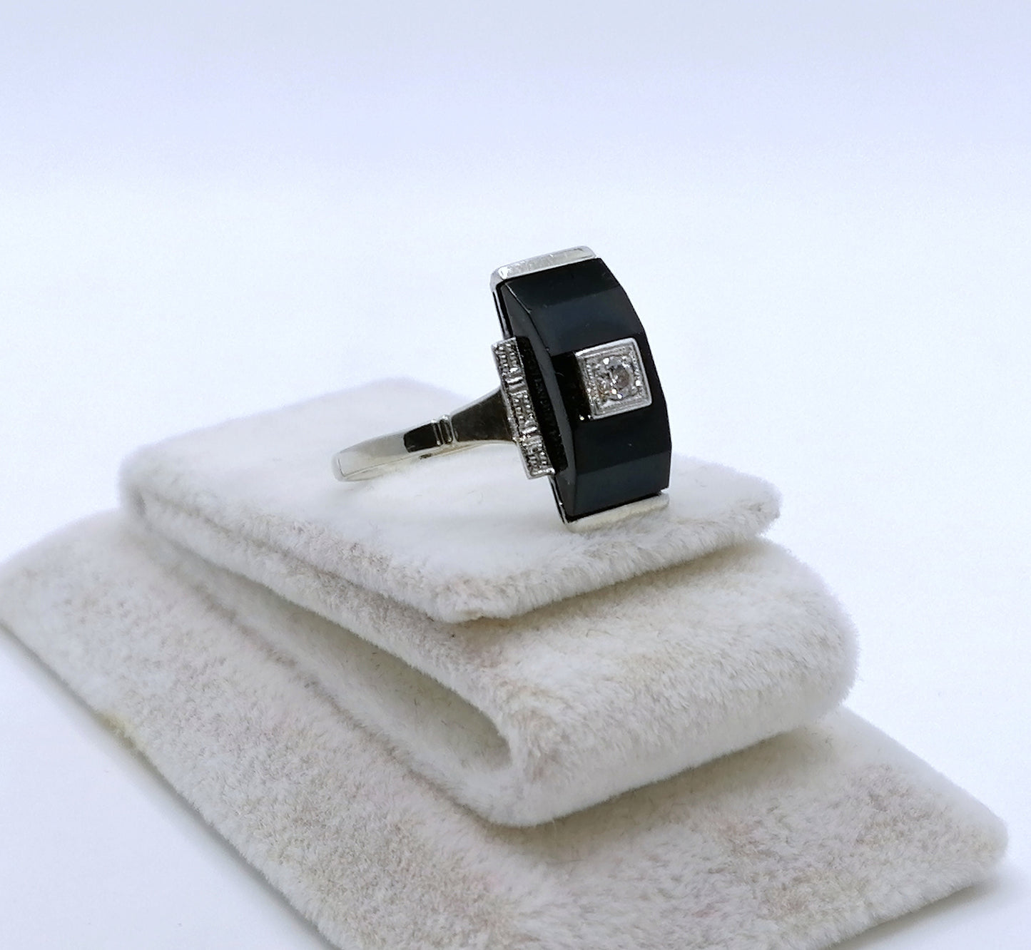 Ring Art Deco 1920 Weißgold 750er mit Onyx und Brillant Gr. 55