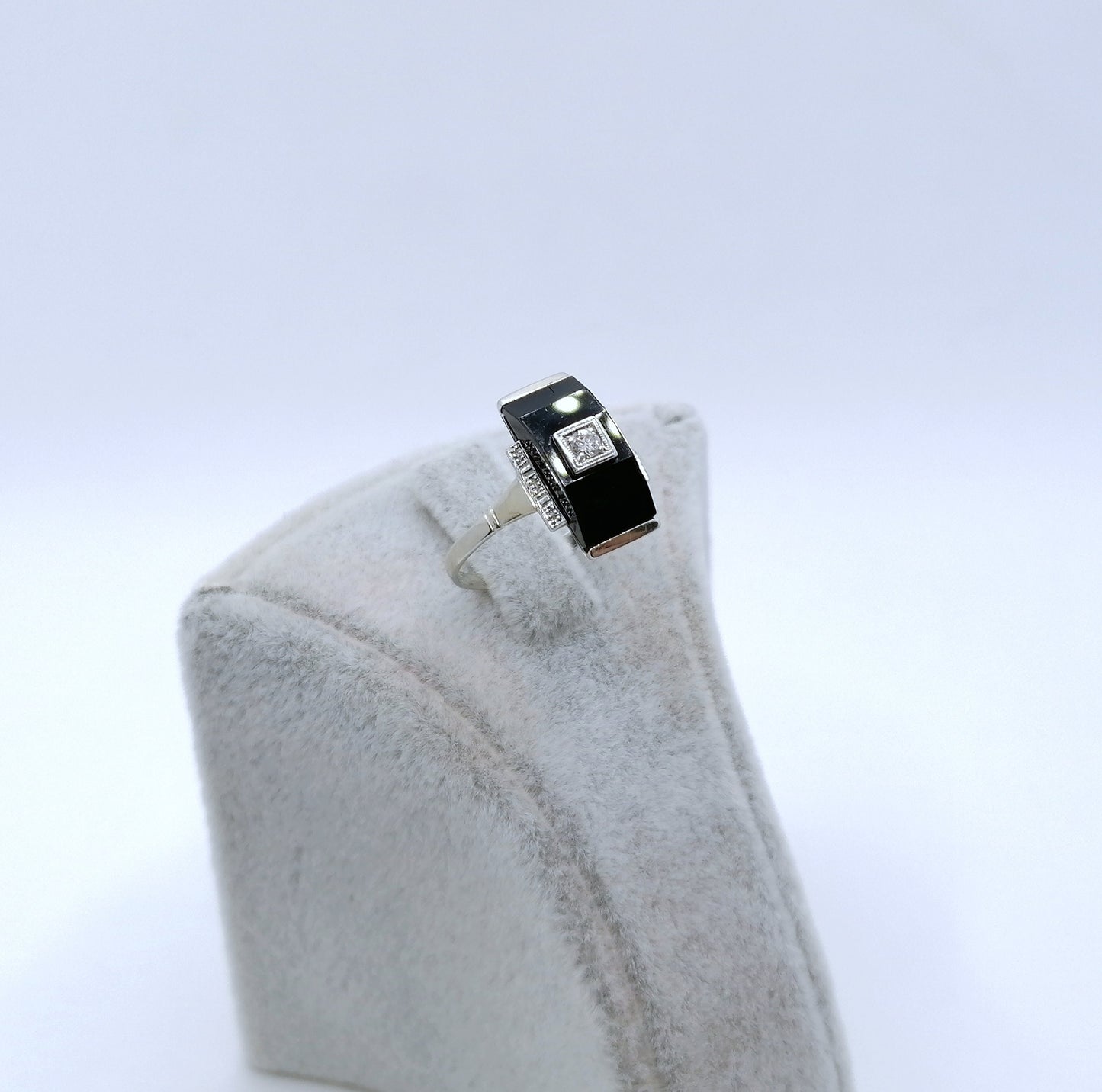 Ring Art Deco 1920 Weißgold 750er mit Onyx und Brillant Gr. 55