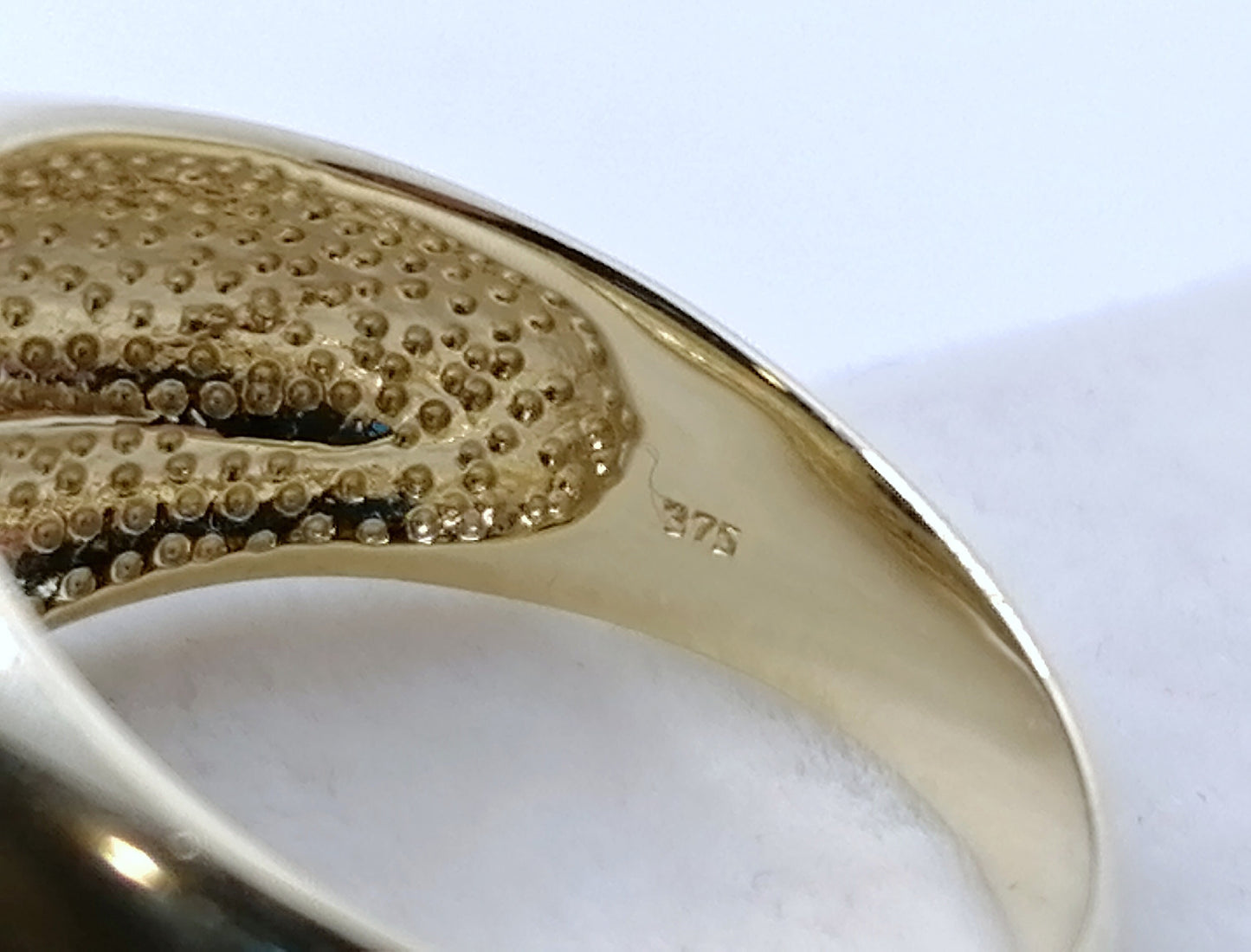Ring Gold 375er mit Malachit und Diamantsplitter