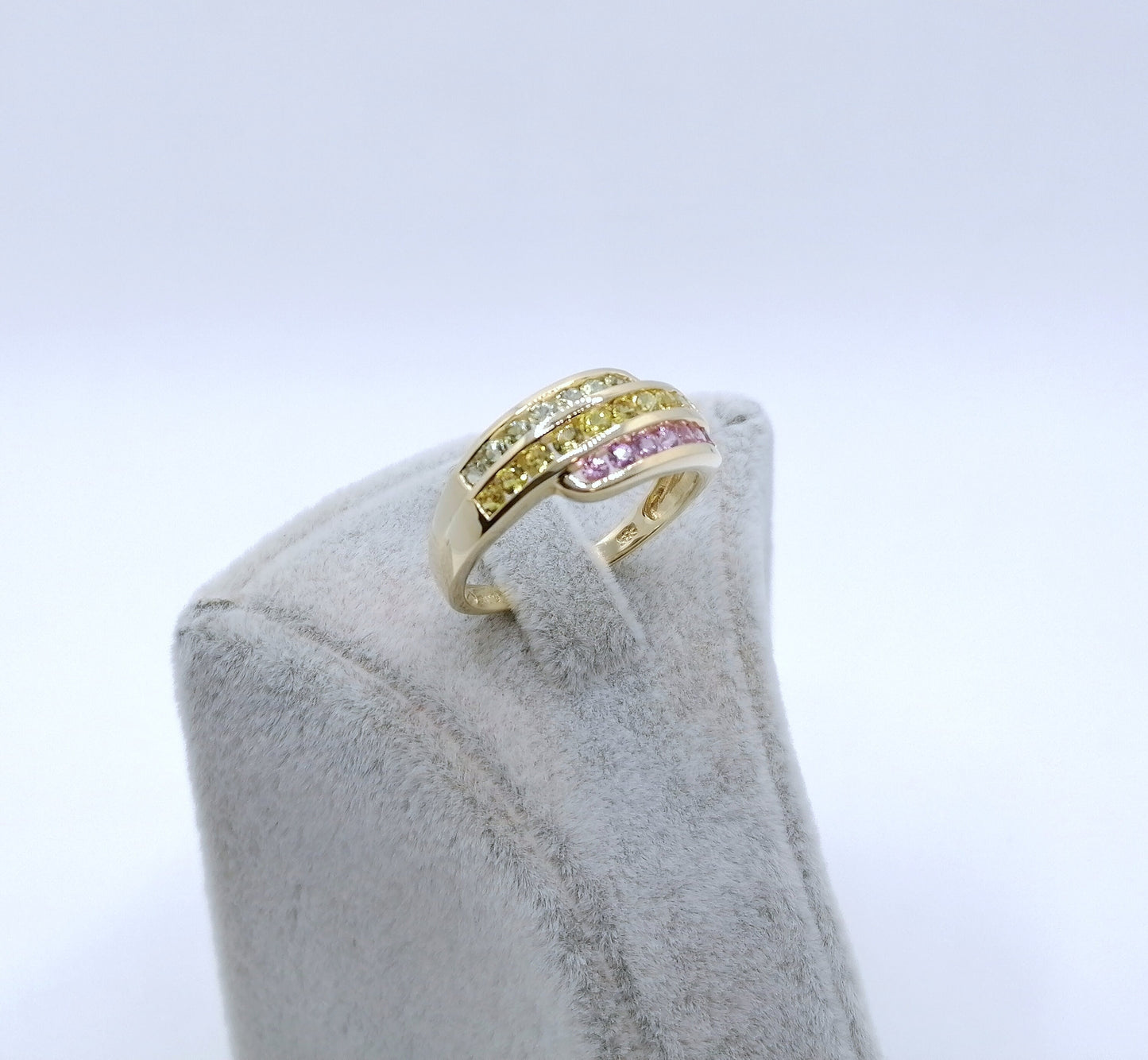 Ring Gold 585er mit farbigen Saphir Edelsteinen Gr. 60