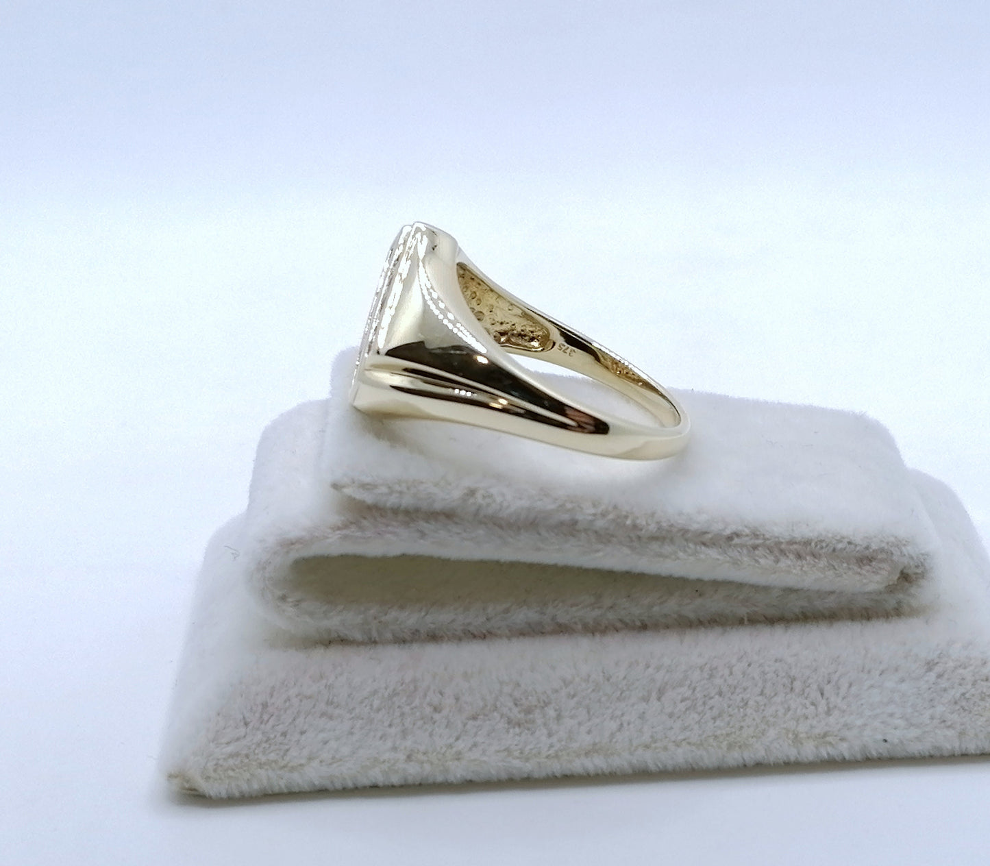 Ring Gold 375er mit Champagner Saphiren