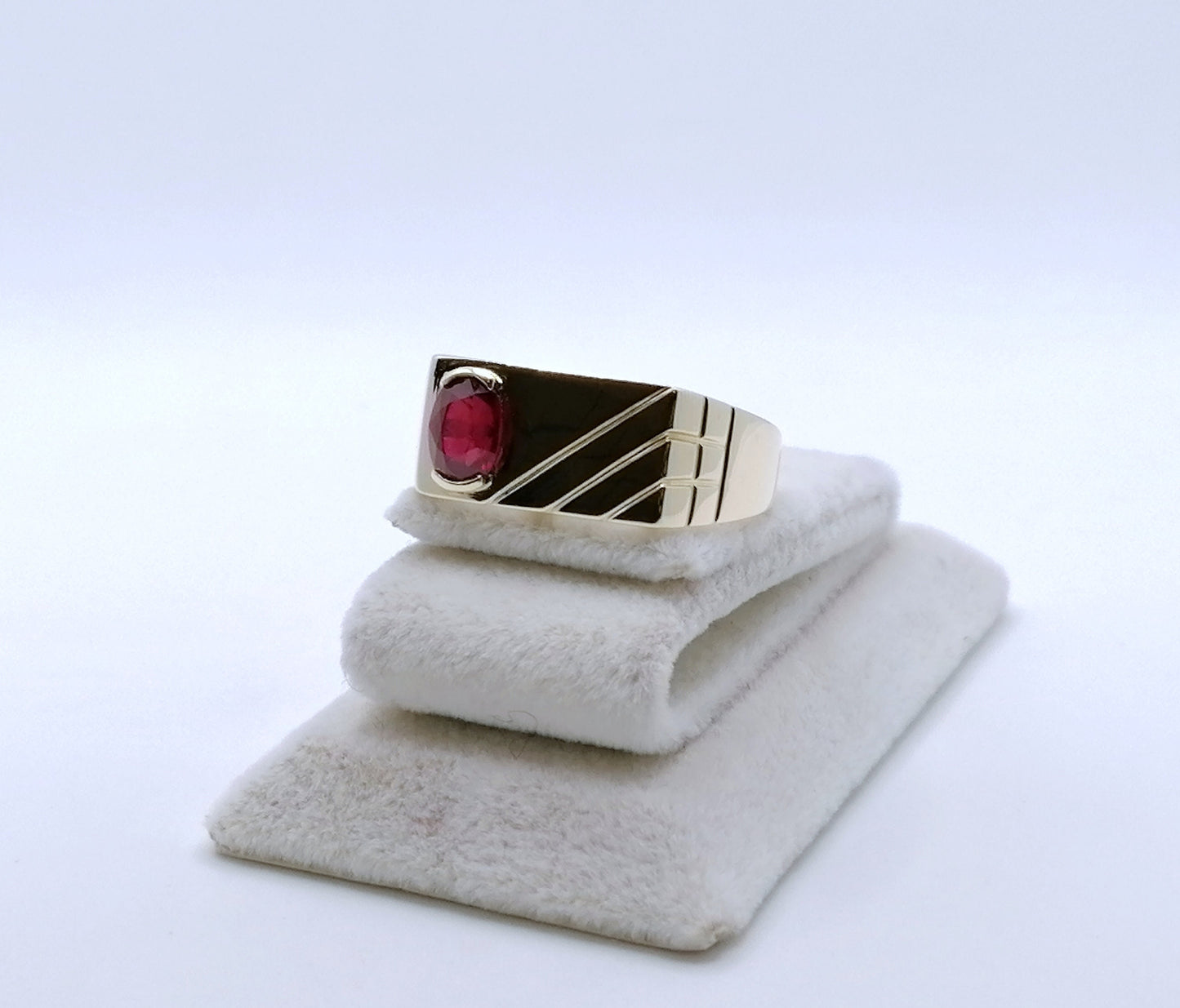 Ring Gold 375er mit Rubin Edelstein Gr. 63