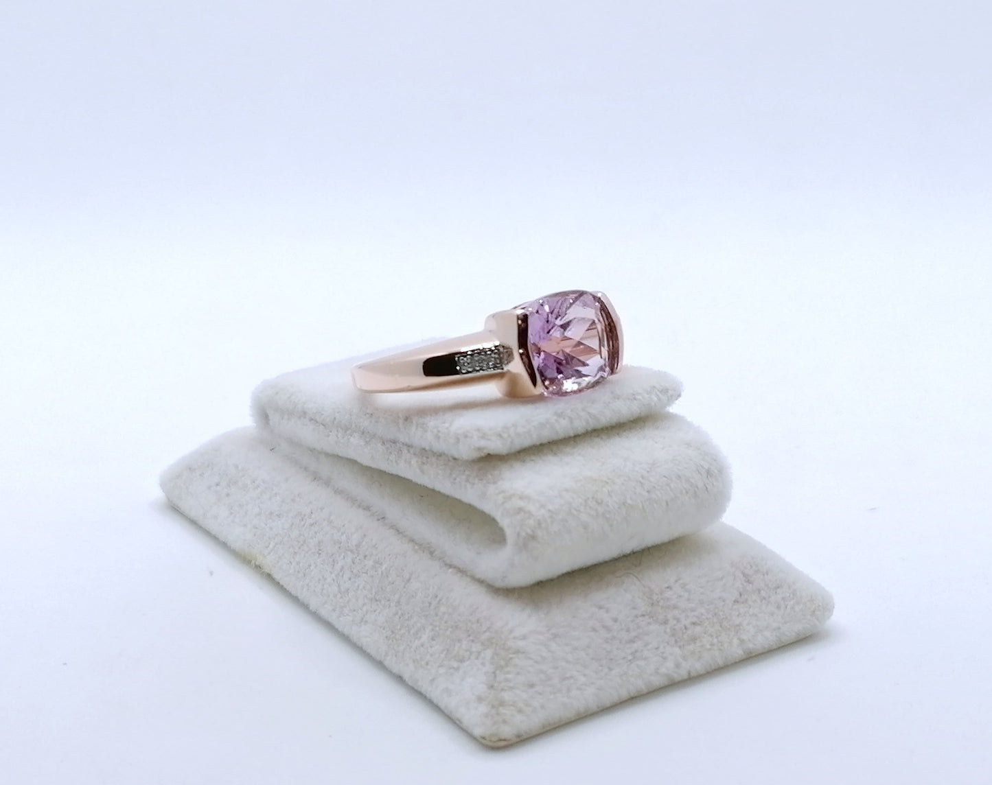 Ring Gold 375er mit Kunzit und Zirkonen Gr. 60