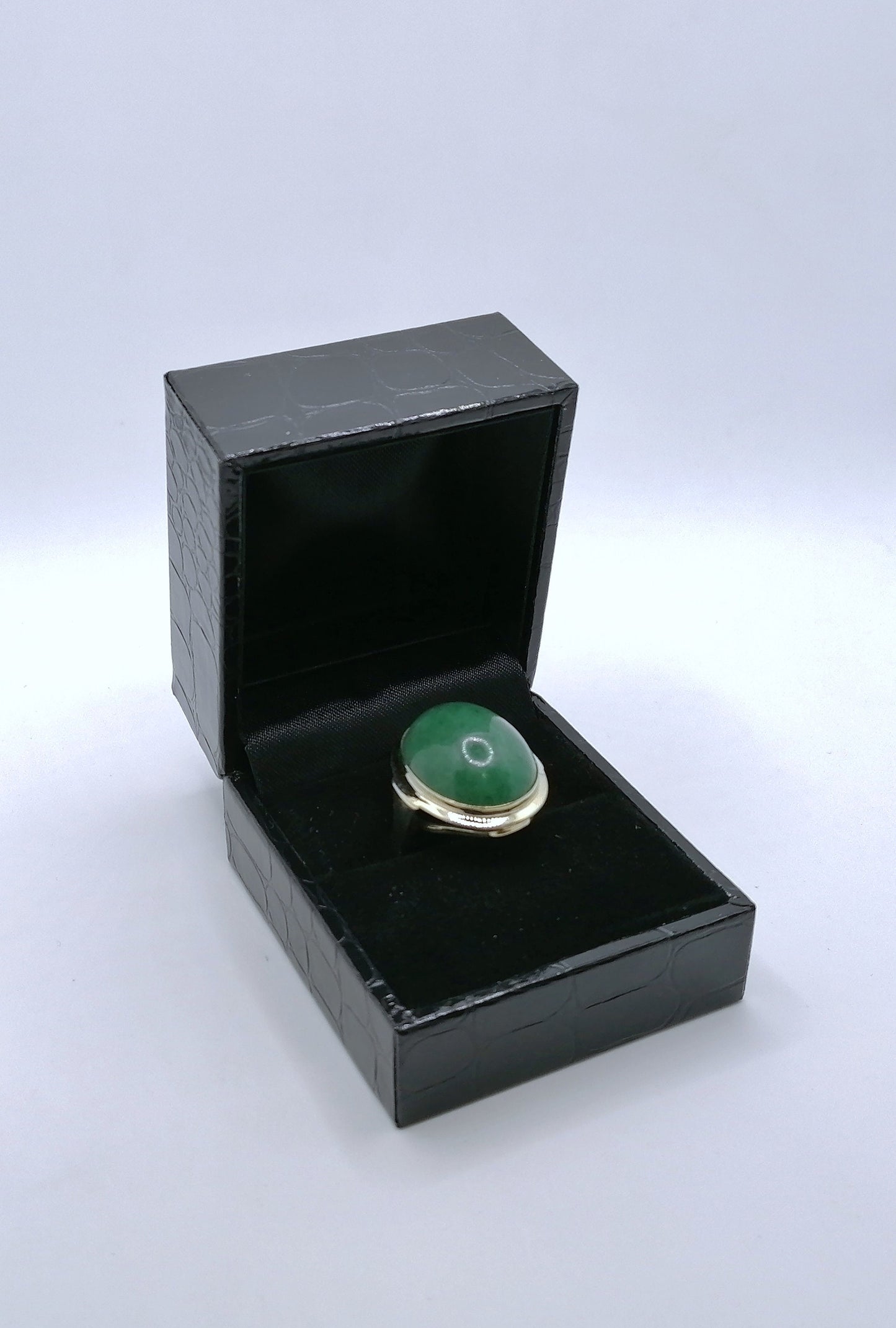 Ring Gold 333er mit Jade