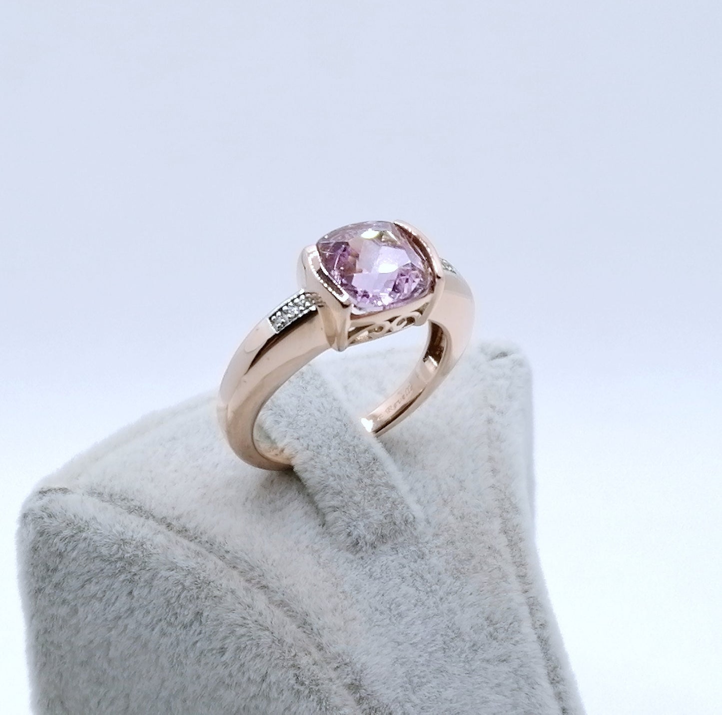 Ring Gold 375er mit Kunzit und Zirkonen Gr. 60