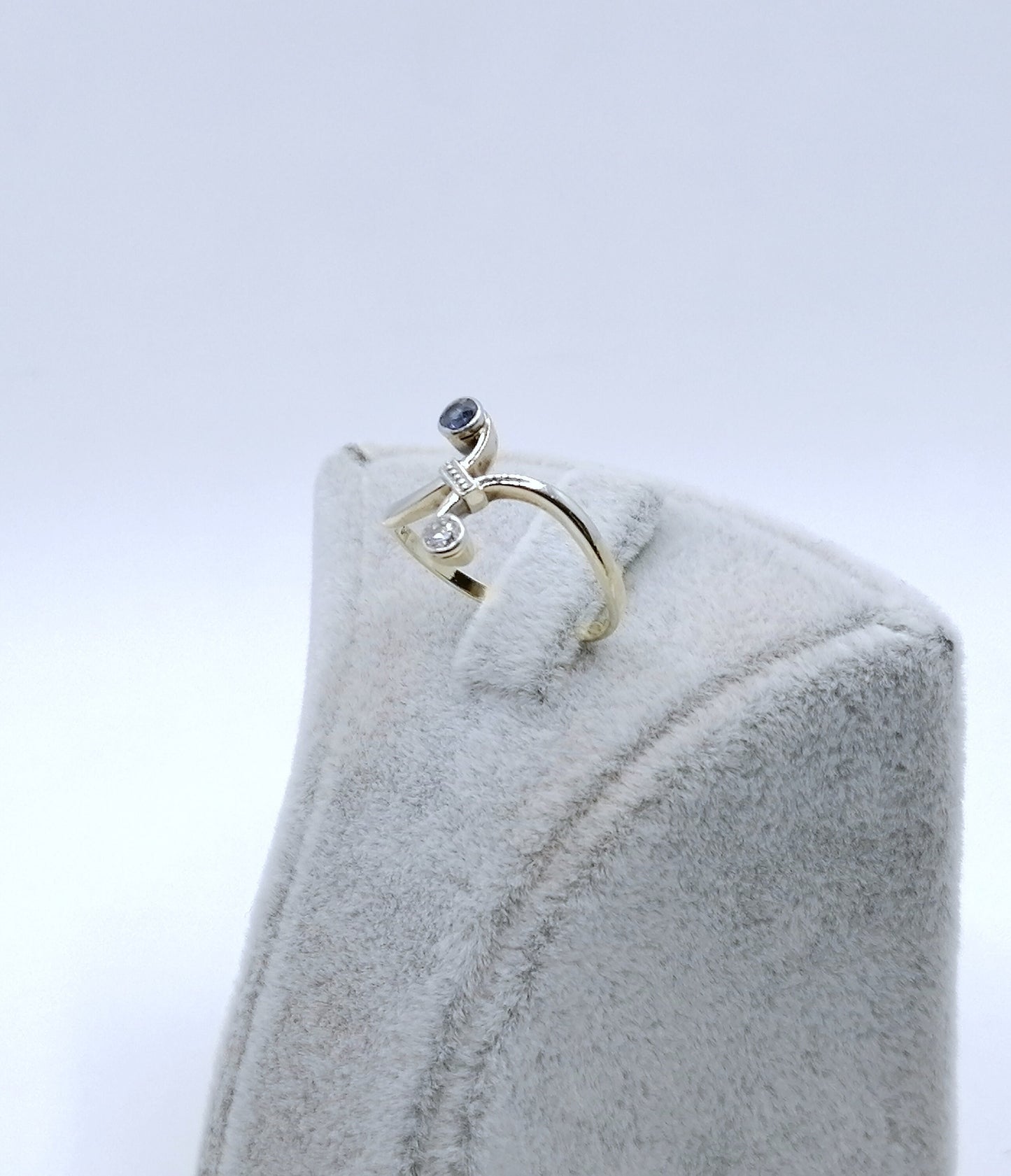 Ring Gold 585er Artdeco mit Brillant und Saphir Gr. 50