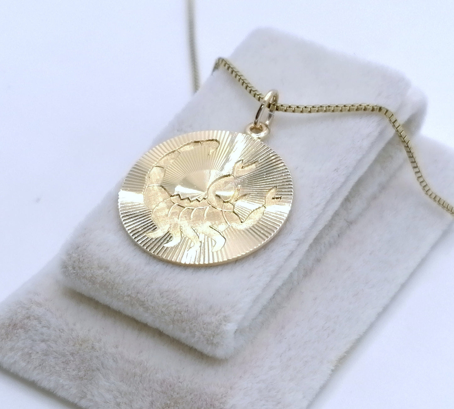 Halskette Gold 333er mit Skorpion Sternzeichen Anhänger