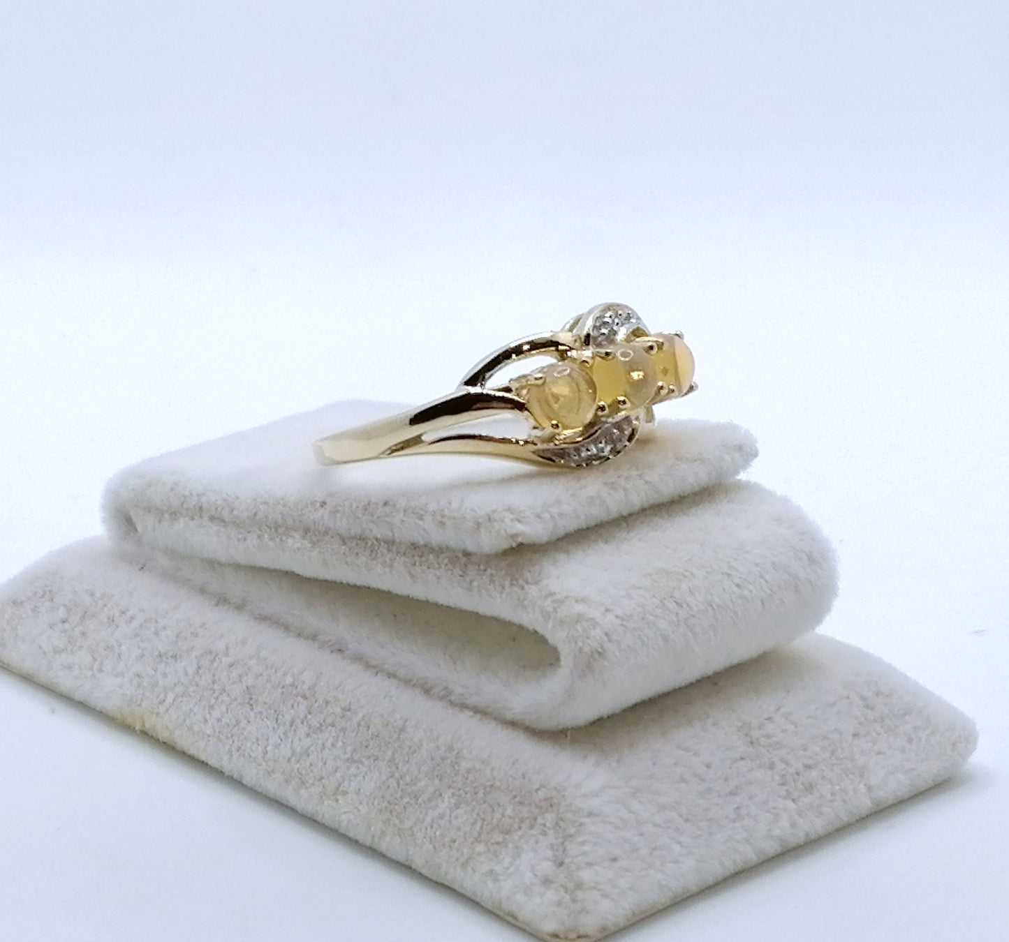 Ring Gold 375er mit Afrikanischen Opalen Gr. 60