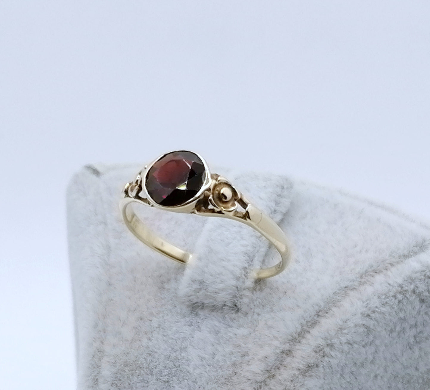 Ring Gold 585er mit Granatstein Gr. 58