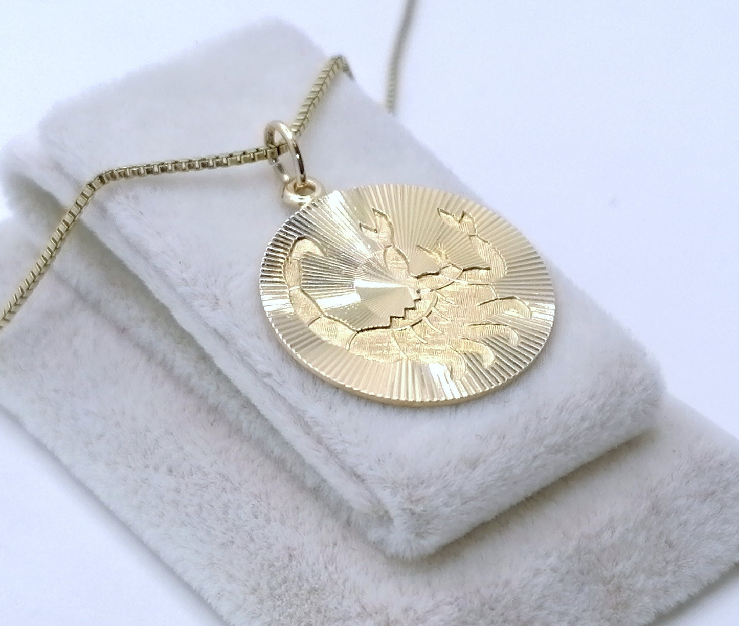 Halskette Gold 333er mit Skorpion Sternzeichen Anhänger