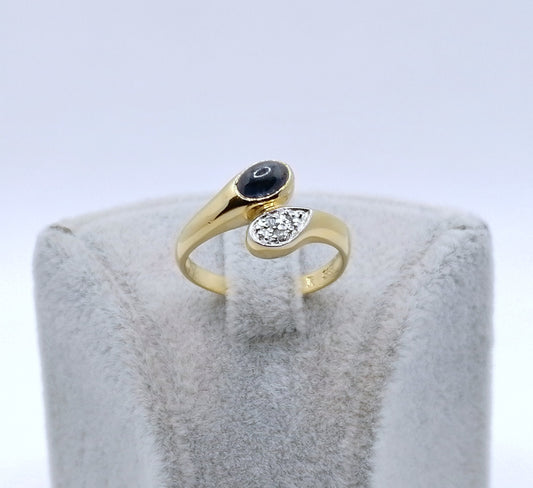 Ring Gold 333er mit Saphir Cabochon und Diamantsplitter Gr. 53