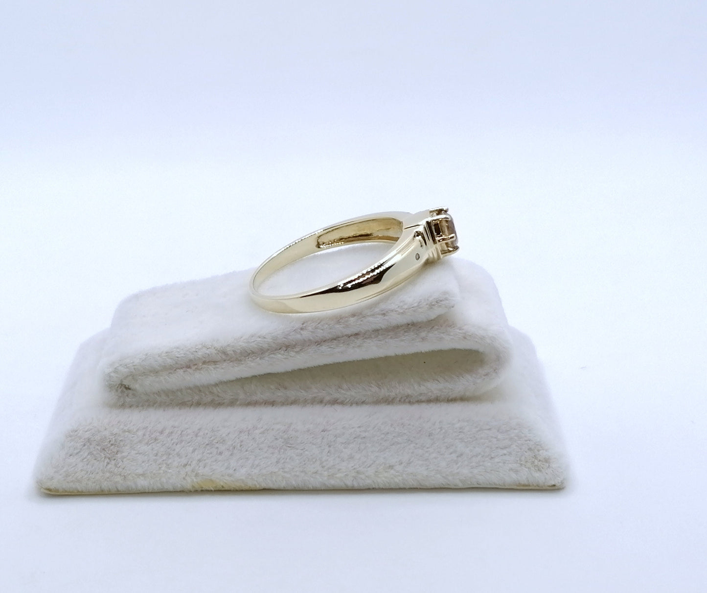 Ring Gold 375er mit braunem Zirkon und Diamantsplitter Gr. 63