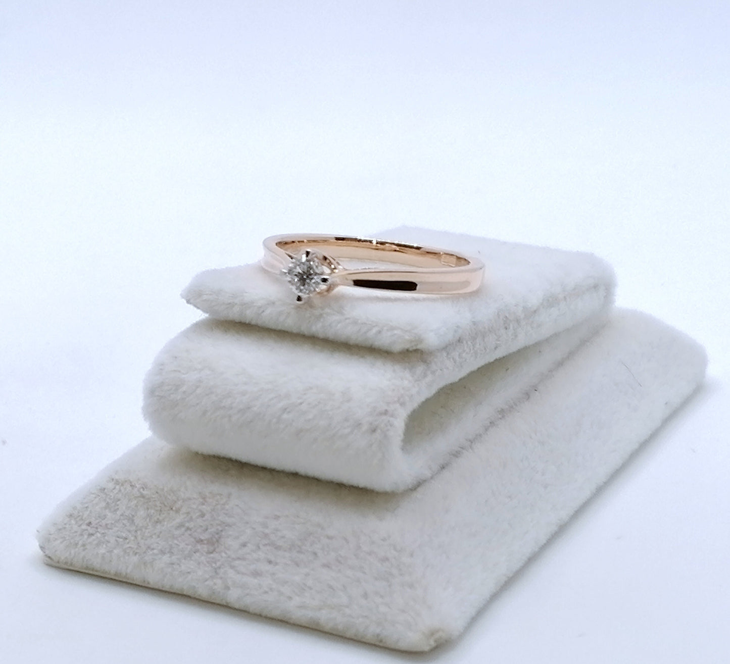 Ring Rotgold 585er mit 0,11ct Brillant Lupenrein Solitär Goldring Gr. 53