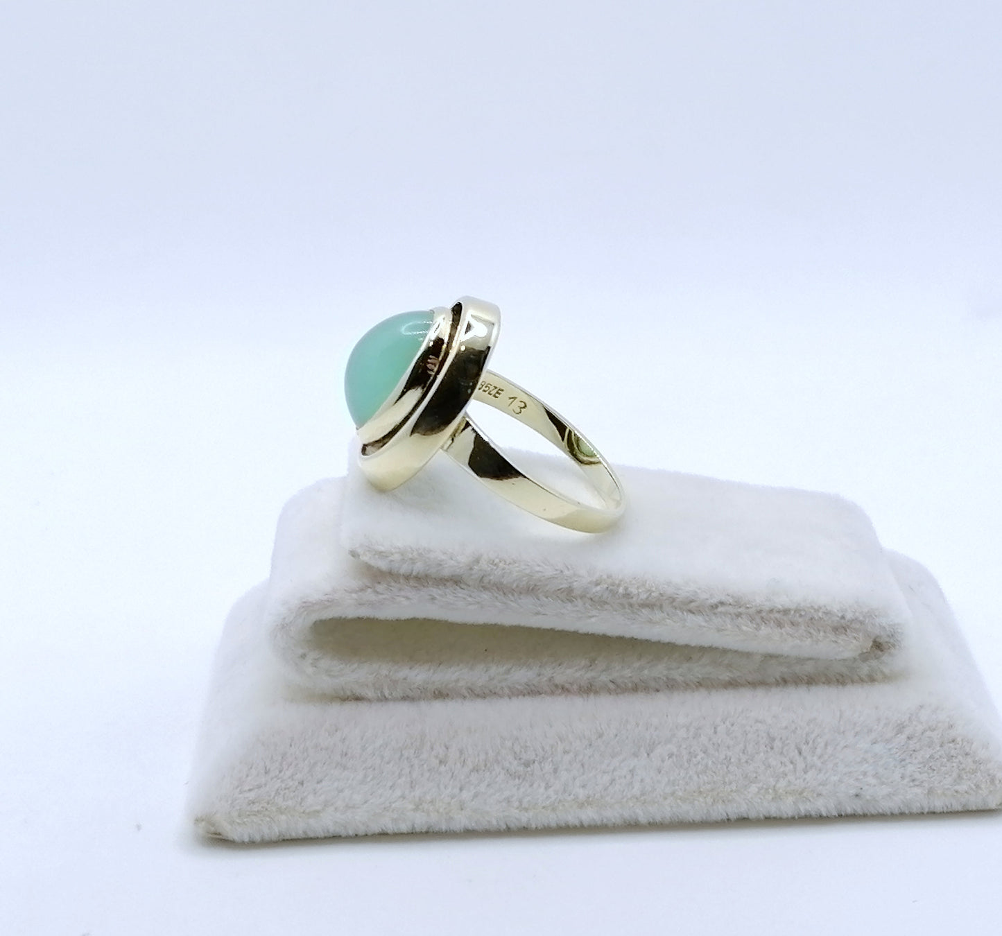 Ring Gold 585er mit Jade Cabochon Gr. 53