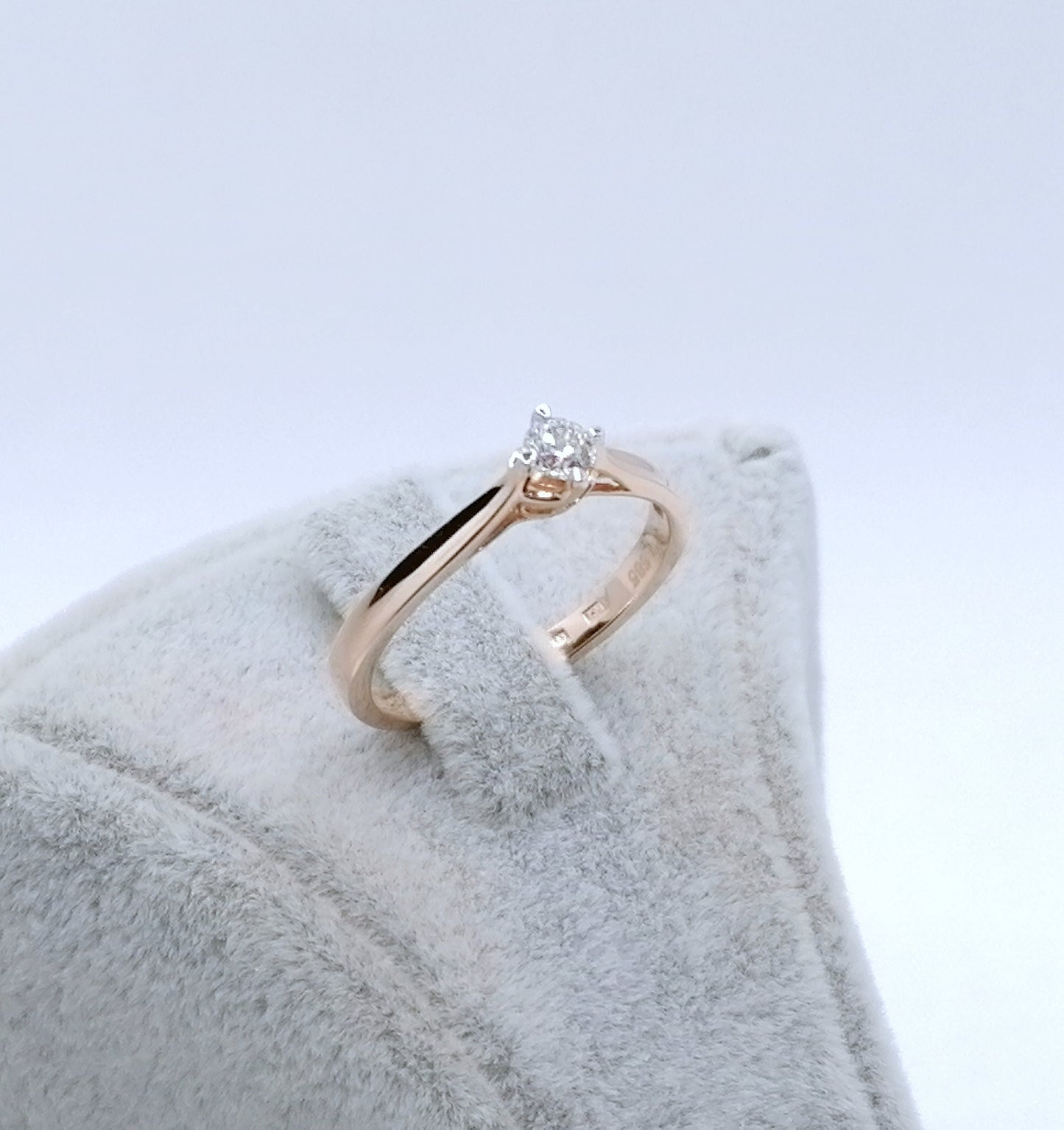 Ring Rotgold 585er mit 0,11ct Brillant Lupenrein Solitär Goldring Gr. 53