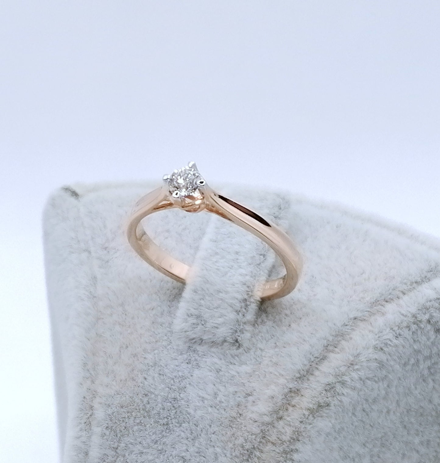 Ring Rotgold 585er mit 0,11ct Brillant Lupenrein Solitär Goldring Gr. 53