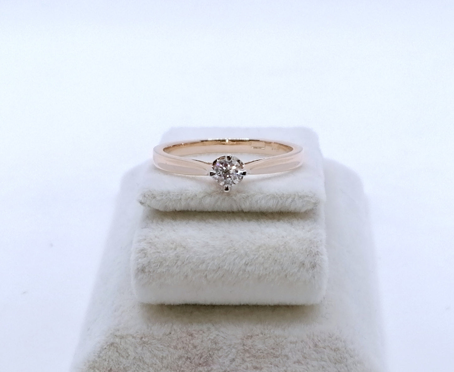 Ring Rotgold 585er mit 0,11ct Brillant Lupenrein Solitär Goldring Gr. 53