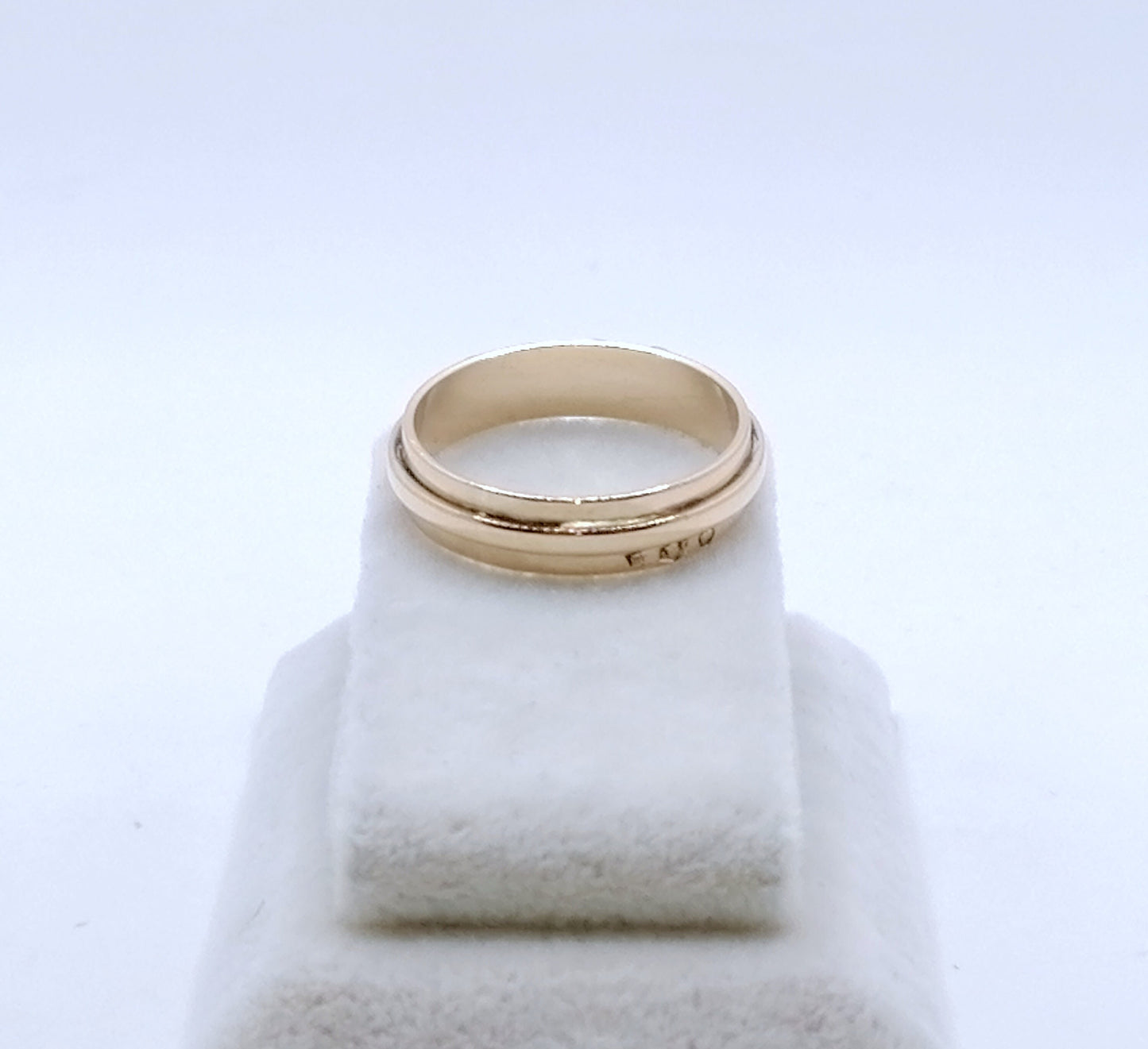Ring Rotgold 585er mit grünen Türkis Steinchen Gr. 57