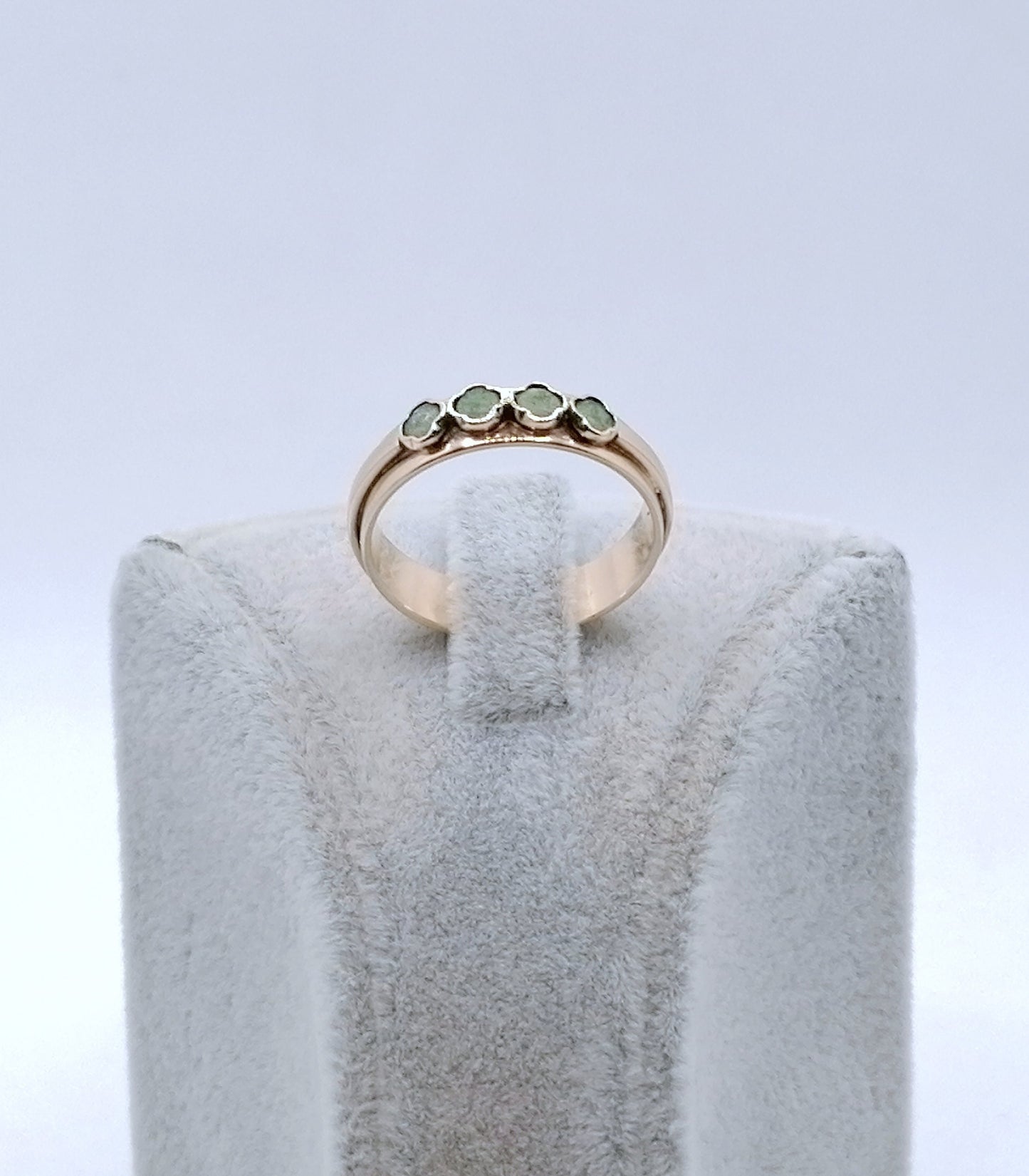 Ring Rotgold 585er mit grünen Türkis Steinchen Gr. 57