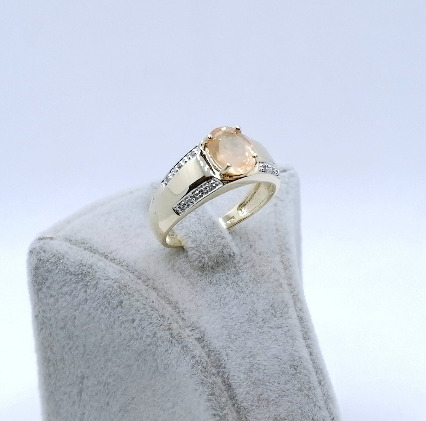 Ring Gold 375er mit Quarz Stein und Zirkonen Damenring Gr. 63
