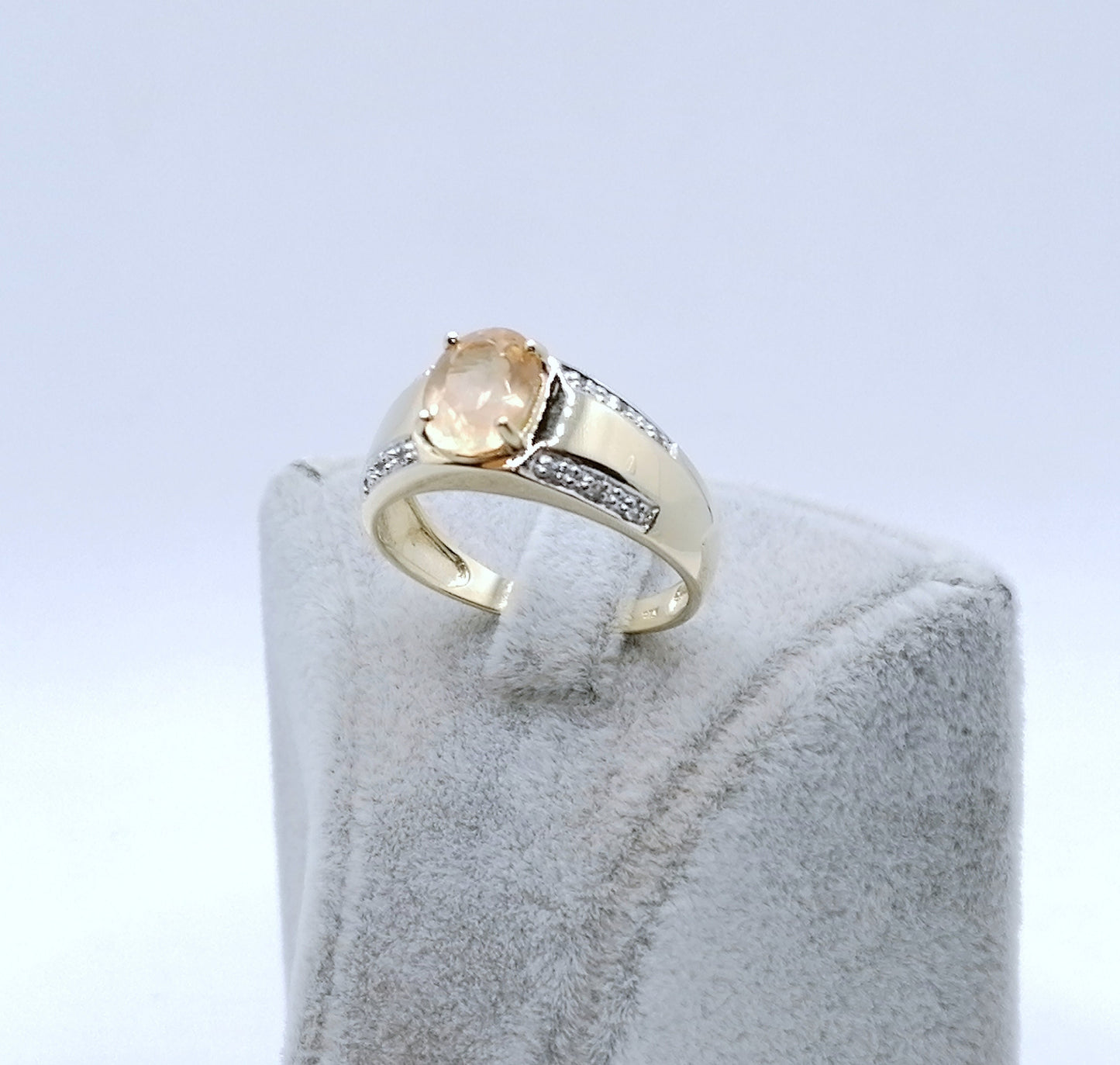 Ring Gold 375er mit Quarz Stein und Zirkonen Damenring Gr. 63