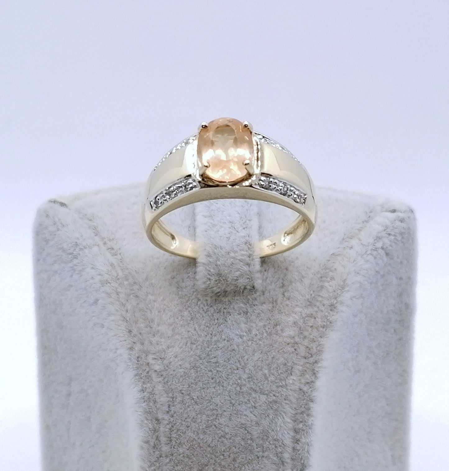 Ring Gold 375er mit Quarz Stein und Zirkonen Damenring Gr. 63