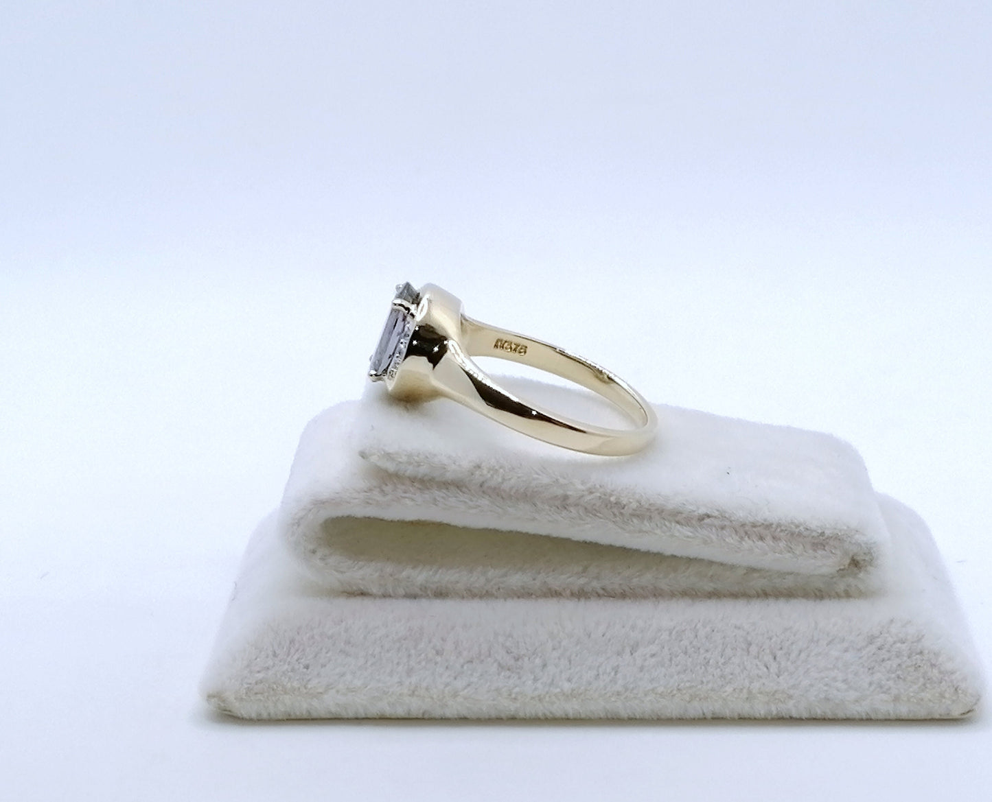 Ring Gold 375er mit Tansanit Edelstein und Diamanten Gr. 57