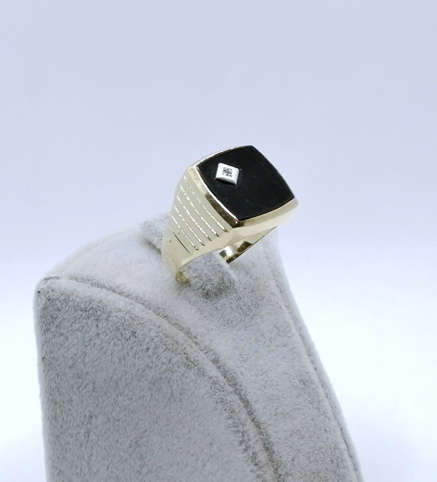 Ring Gold mit Onyx Stein und Diamantsplitter Gr. 66