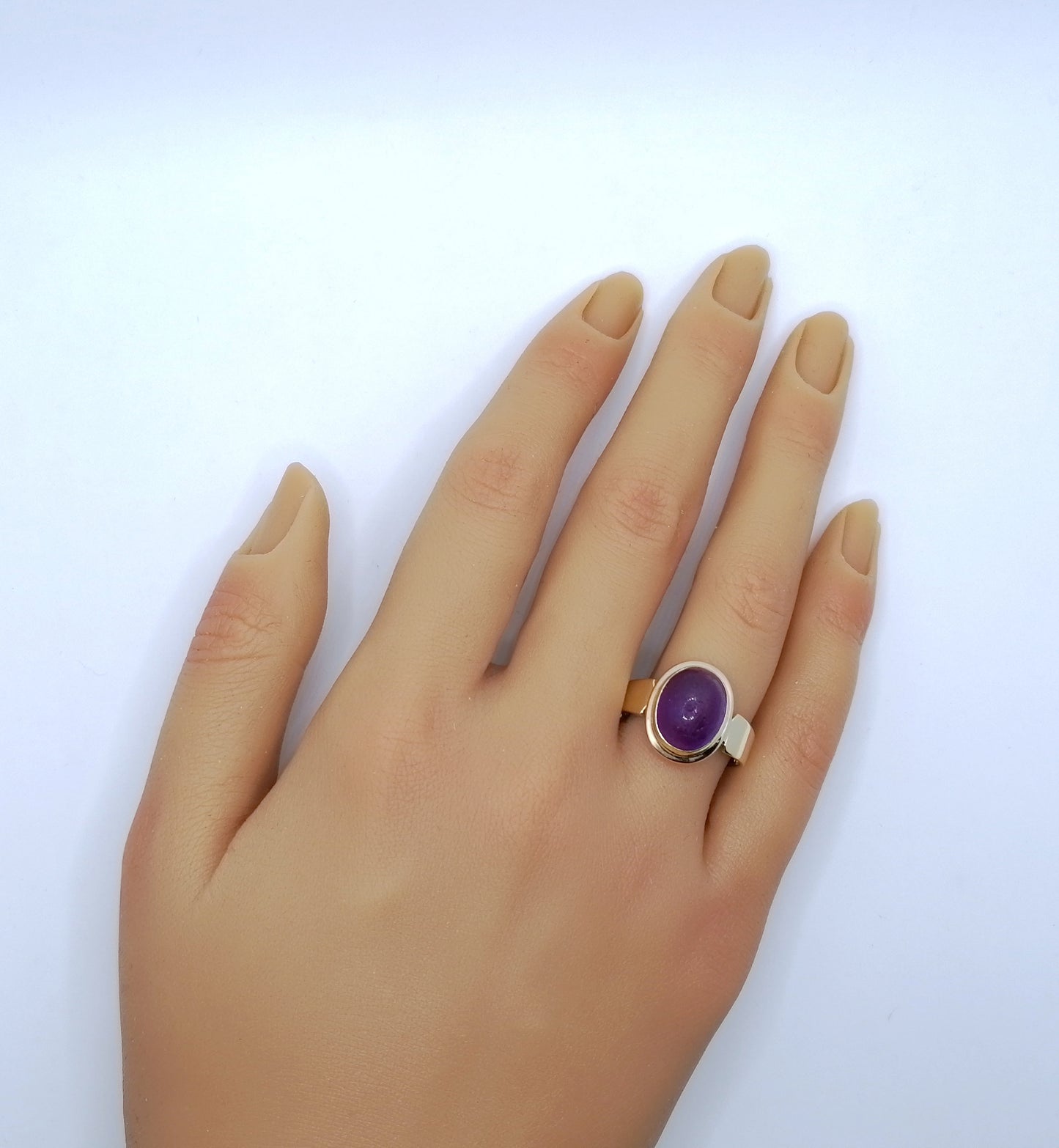 Ring Gold 585er mit Amethyst Cabochon Gr. 60