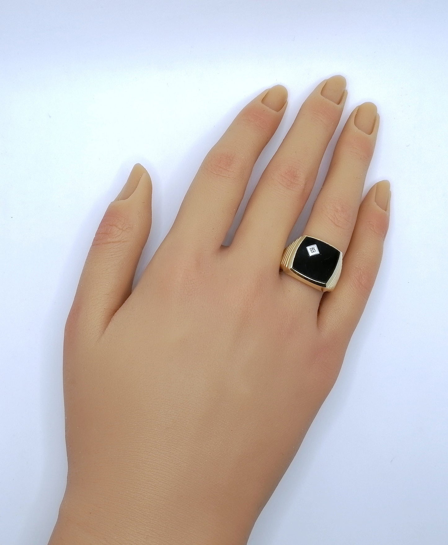 Ring Gold mit Onyx Stein und Diamantsplitter Gr. 66