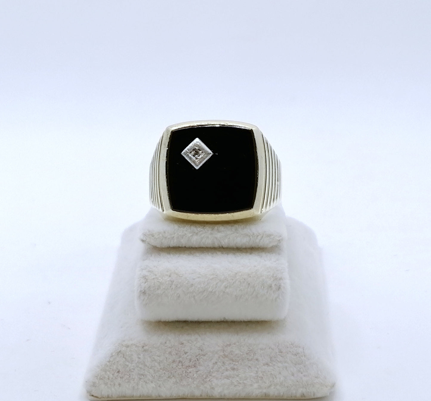 Ring Gold mit Onyx Stein und Diamantsplitter Gr. 66