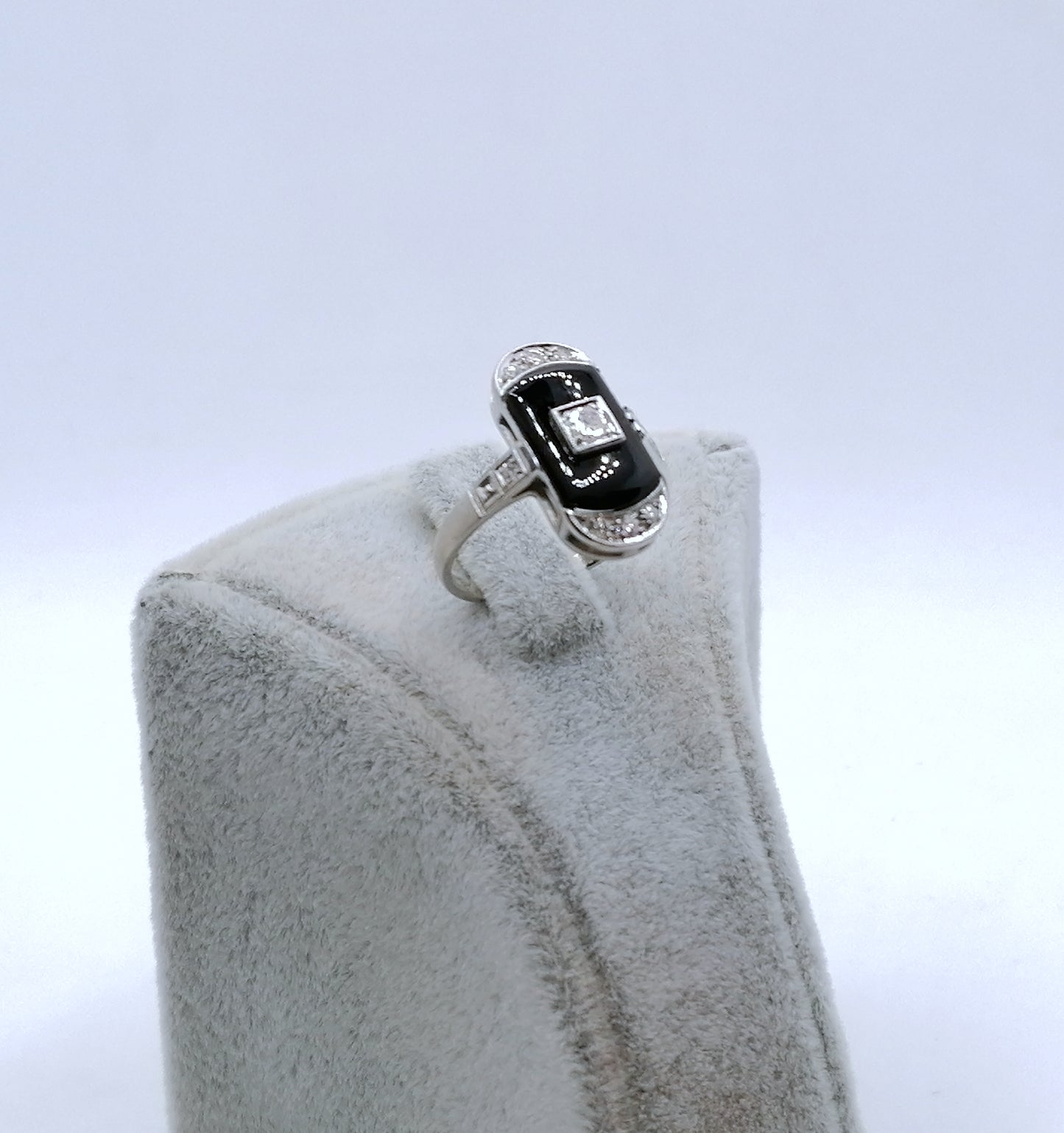 Ring Art Deco 585er Weißgold mit Onyx und Brillant Gr. 53
